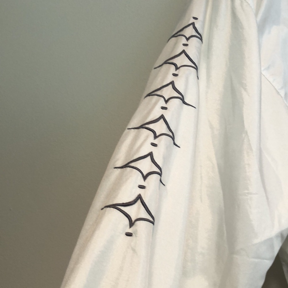 VINTAGE 90’s Reebok Full Body Zip Windbreaker in White With Gray Accents, Size L - Picture 2 of 6